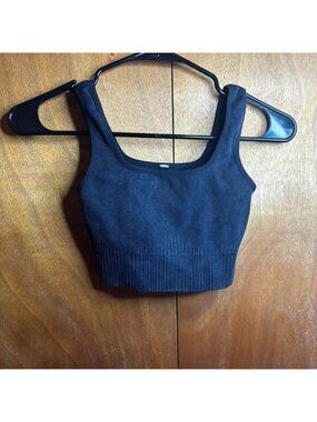 Black ribbed crop top